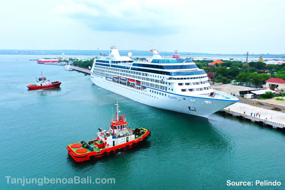 Kapal Pesiar di Pelabuhan Benoa